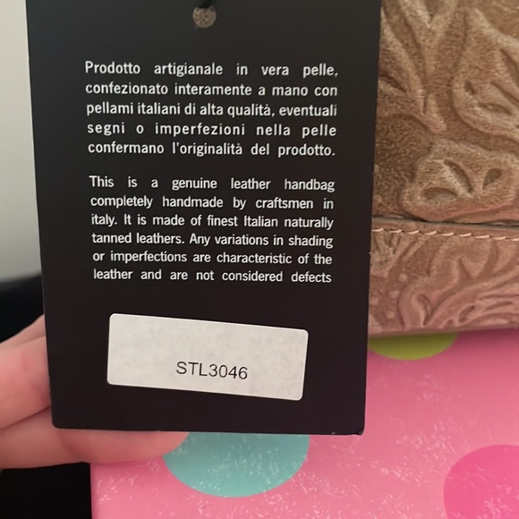 Valentina Fiore Bucket Bag - Picture 4 of 12